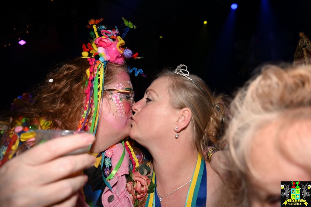 ../Images/6x11 Kaninefaaten Jubileumfeest 600.jpg